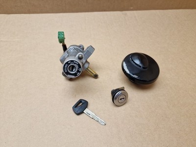 Suzuki VL800 Zündschloss Tankdeckel Schlosssatz & Schlüssel 2001 - 2005