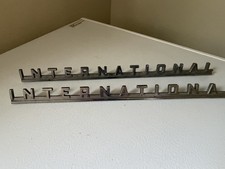 Vintage Set Of 2 International Truck Emblem Badge 96905-h Vintage Set Of 2 International Truck Emblem Badge 96905-h