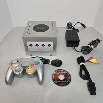 Nintendo GameCube Platinum Silver - DOL-101 w/ Metroid Prime & Controller Tested