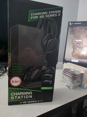 Ipega 5-in-1 Vertical Charging Station for Xbox Series X   NEW IN BOX