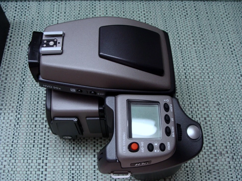 Hasselblad - Hasselblad H3D-50 Body Kit "Kamera nur 856 Auslösungen" - TOP! - Bild 3 von 4