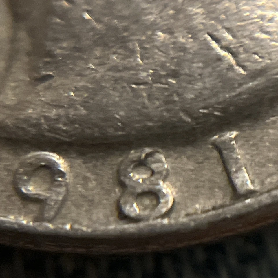 1981 D Quarter Filled Mint Mark, Long Die Crack, Filled A, Doubling Reverse - Image 3 of 4