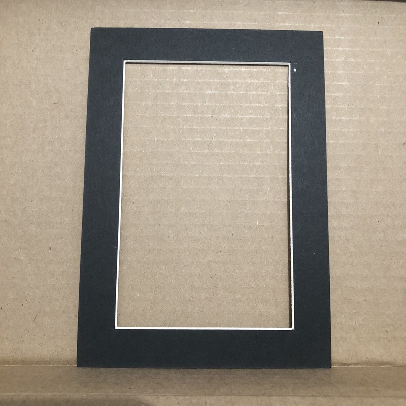 Picture Frame Matte 5x7 for 3x5 photo black/white, box of 23-open box never used