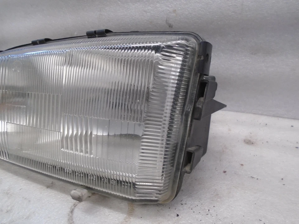 Faro halógeno convertible Volvo C70 1998-2002 conductor izquierdo OEM DK905396 Foto 3 de 4