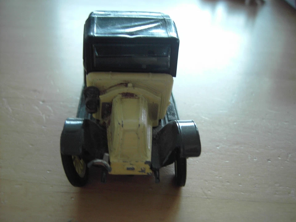 Renault 12/16 von 1910, ca. 1:43 von  Corgi Classics - Bild 4 von 4
