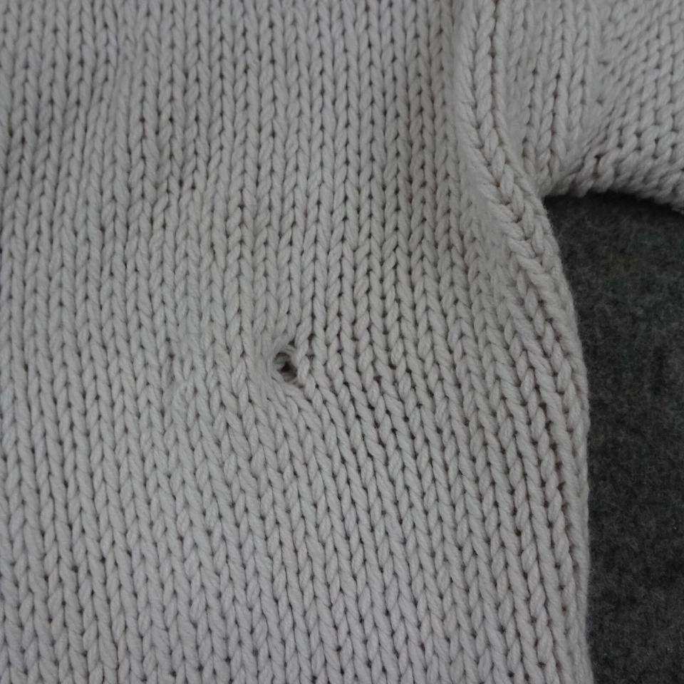 Suéter Blanco + Warren Para Mujer Pequeño Con Capucha Rosa Tejido Cierre Prendedor Calce Relajado Foto 3 de 4