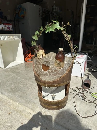 VINTAGE OLYMPIA BEER ICE BUCKET LIGHTED MOTION SIGN RARE Bar take along display