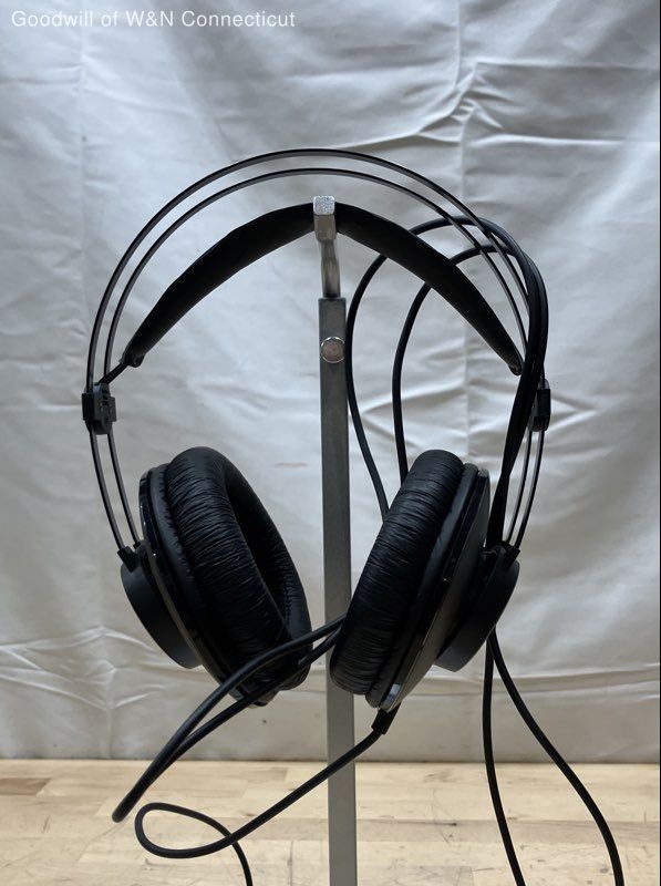 AKG K52 Professional Over-Ear Wired Studio Monitor Headphones Black