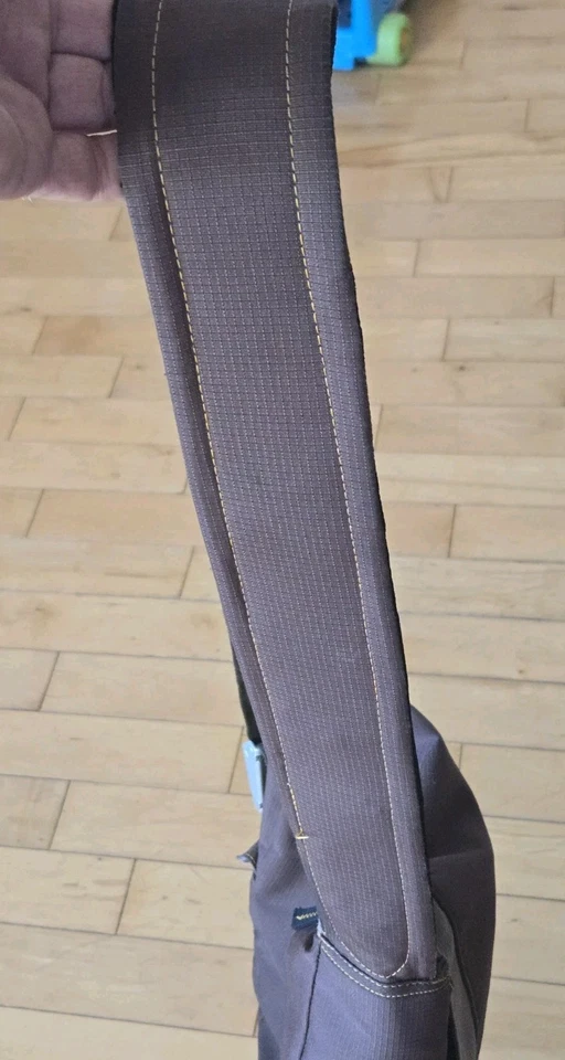 Bolso Mensajero de Transporte KEEN Oswego Bolso para Laptop Marrón para Libros Usado Foto 2 de 4