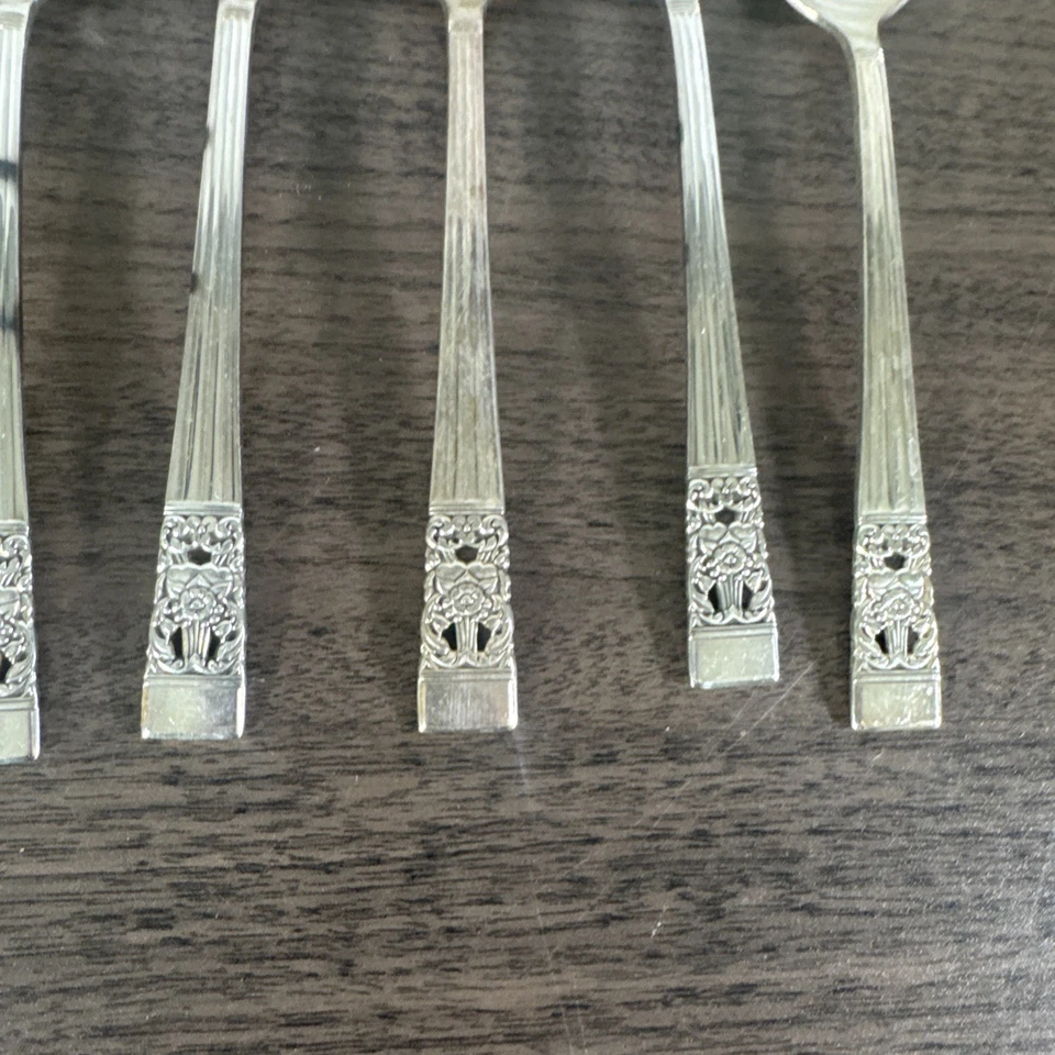 8 cuchara de cena vintage 1936 Oneida Community Coronation 7 1/4 pulgadas plateada Foto 3 de 4