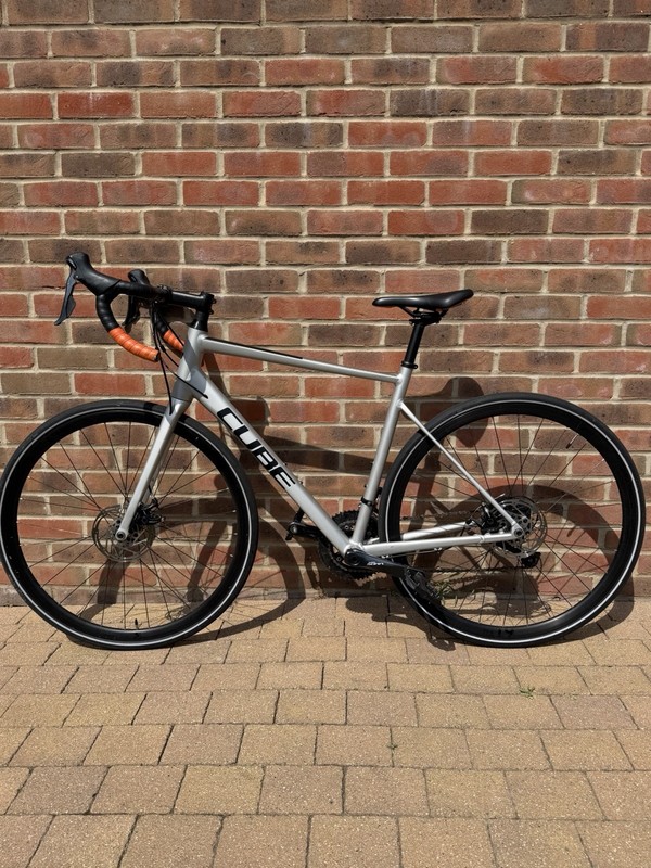 Cube Road Bike 700C M Drop Bar Mechanical Disc Brakes Silver/Black/Orange