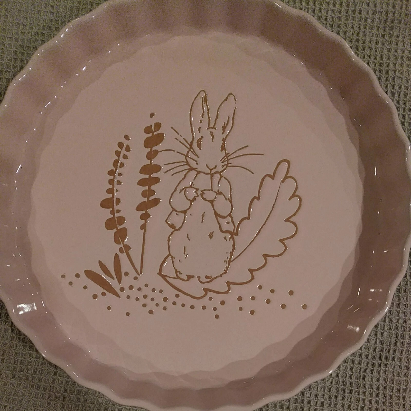 BEATRIX POTTER Peter Rabbit Bakeware 9.5" Tart Dish Pink Scalloped Rim NEW