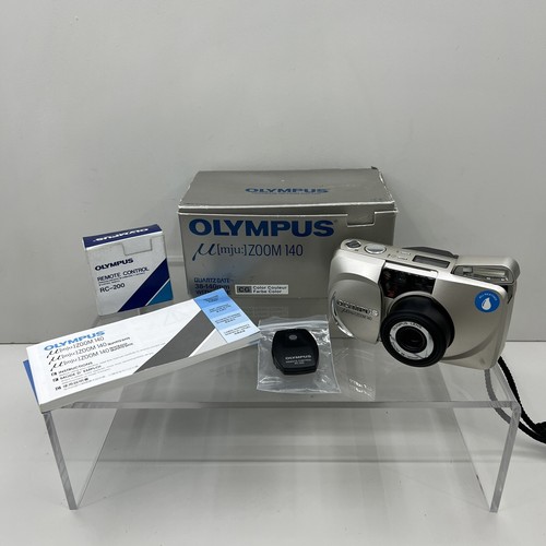 Olympus Mju Zoom 140 35 mm Point-and-Shoot-Kamera silber verpackt mit Fernbedienung