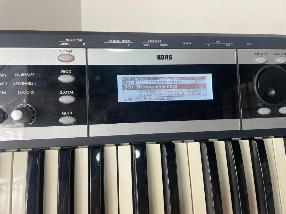 Korg X50 61-Key keyboard Synthesizer Black Music Instruments - Image 3 of 4