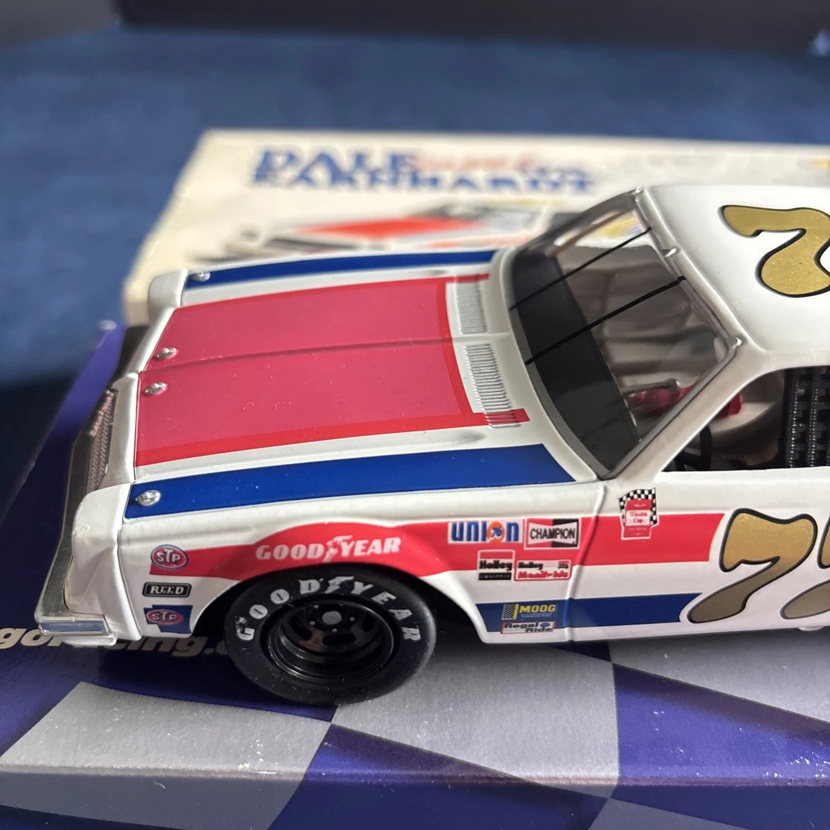 Dale Earnhardt Diecast Racing Cars 1:24 1976 Vehicle Year for sale