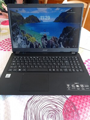 Promo Pc Portable Acer 15,6 Aspire 3 écran Led Lcd chez Bureau Vallée