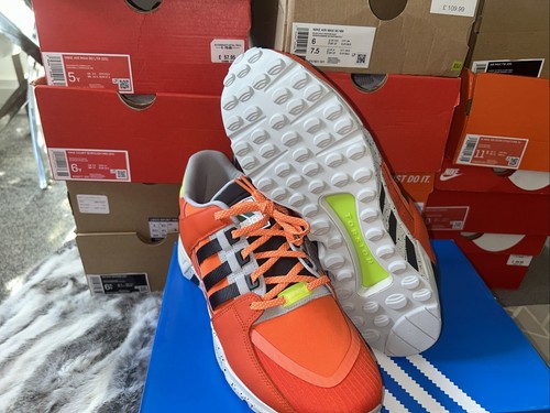 Supporto attrezzatura Adidas 93 Regno Unito taglia 10 arancione nero al dettaglio £150 autentico - Foto 6 di 13