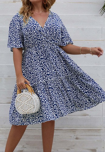Plus Size Floral Surplice Neck Short Sleeve Dress - Bild 5 von 11