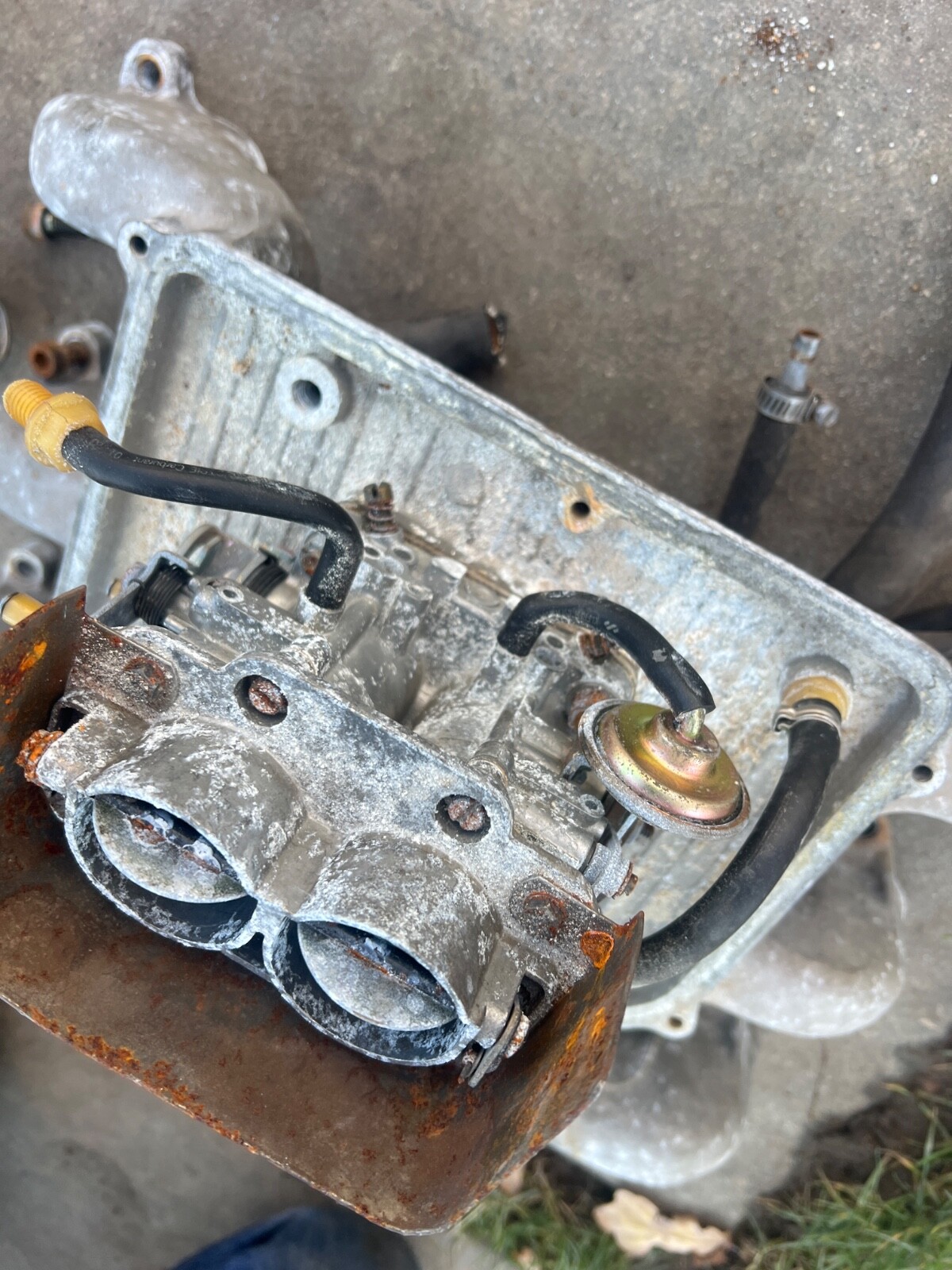 Maserati Biturbo 2.5l Weber Carburetor 36-DCNVH- 24-100 intake manifold