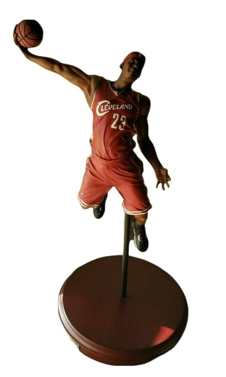 Upper Deck KingJames Edition nbaフィギュア s-l1200.jpg