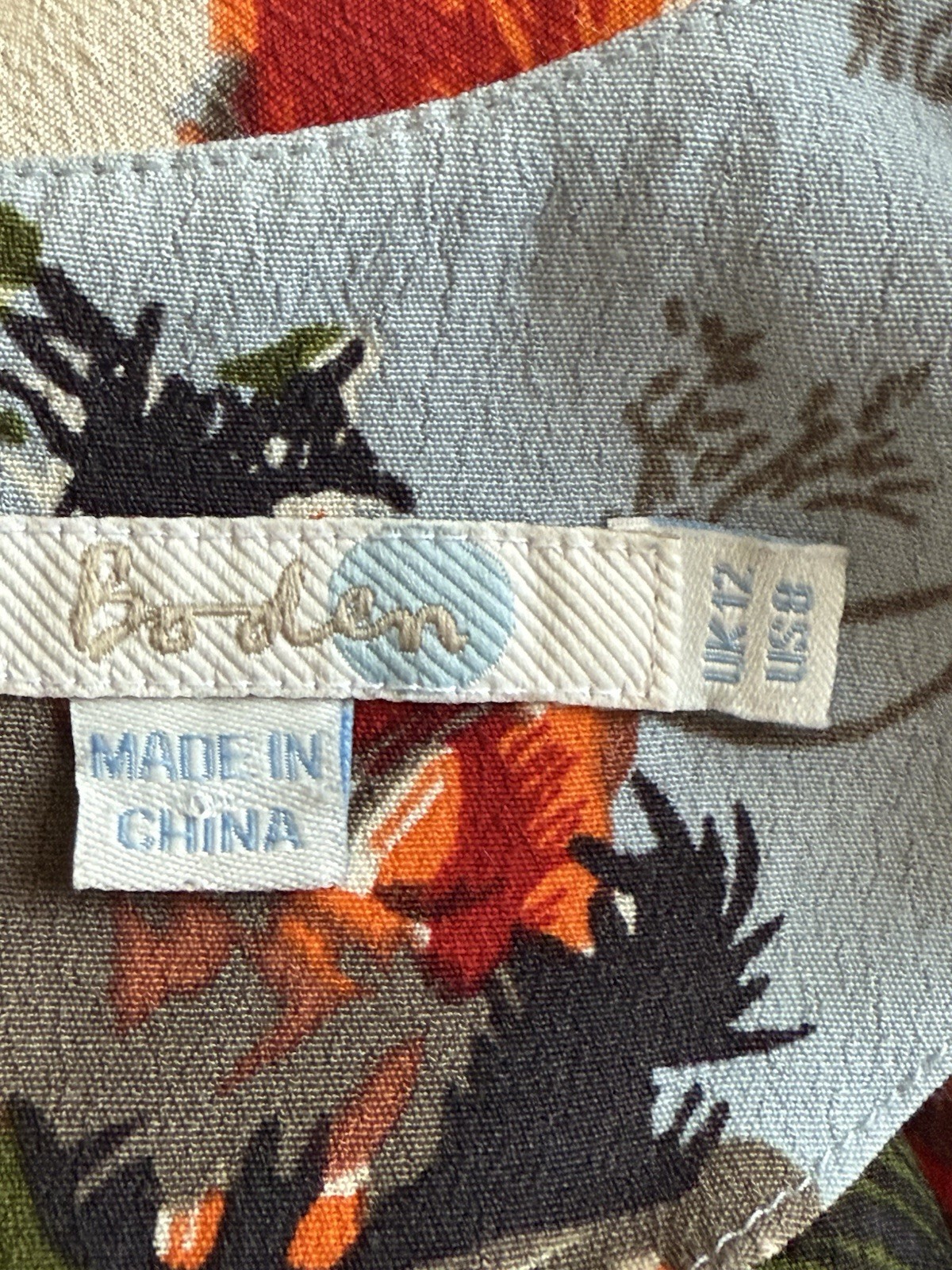 Boden Blue Floral Long Sleeve Blouse Size 8 Buttons on the Back Cottage Romantic