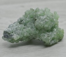 Prehnite verte pierre naturelle brute 158g de Boulemane au Maroc - 9x5,2x4,5cm