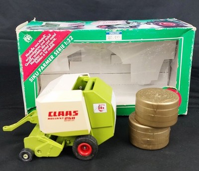 Siku 2268 Claas Rollant 250 Round Baler 1:32 Diecast Box Hay Bales Farmer Serie