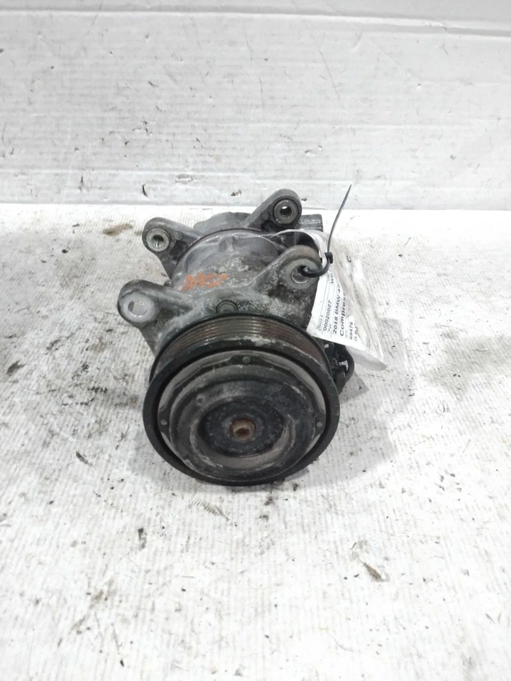 Compresor de aire acondicionado usado se adapta a: BMW 430I 2018 3,0 grado A Foto 2 de 4