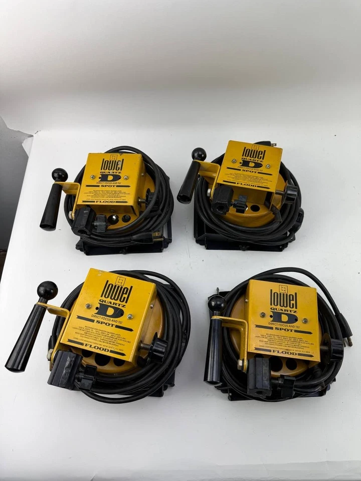 Лот из 4 винтажных кварцевых точечных прожекторов Lowel D - Изображение 2 из 4