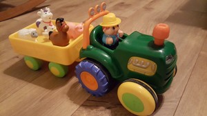 kiddieland old macdonald farm tractor & trailer set