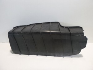 Original  Audi A4 A5 Hinterachse Steinschutz 8W0505416D rechts