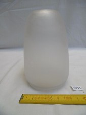 ancien abat jour tulipe en verre satiné trou de 28 mm (réf Ag52)