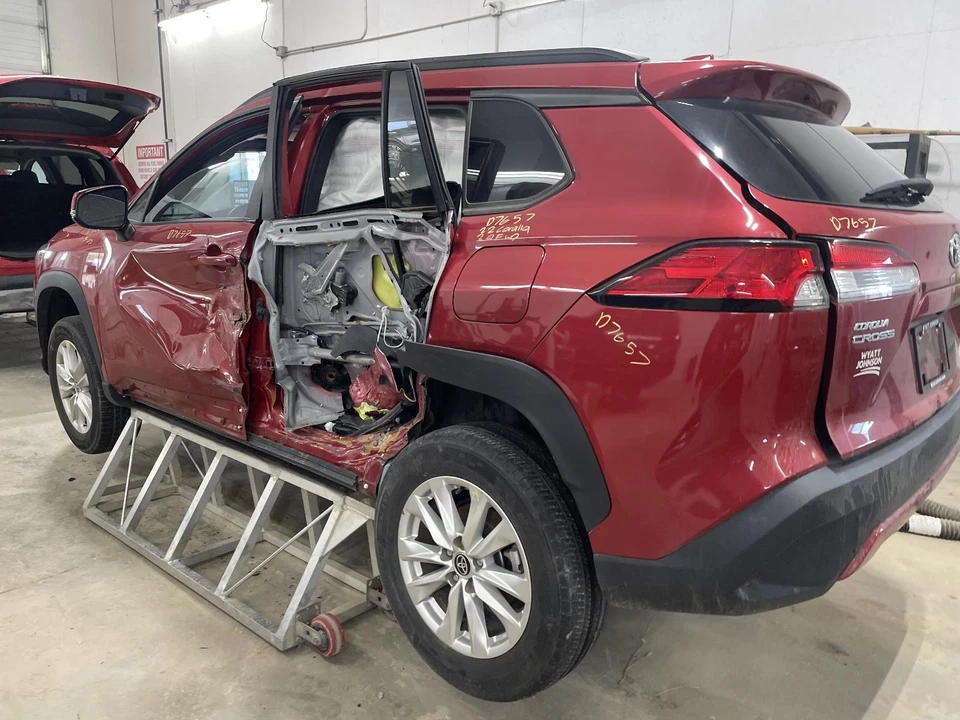 Used Fuse Box Engine fits: 2022 Toyota Corolla cross w/o adaptive headlamps Grad - Image 2 of 4