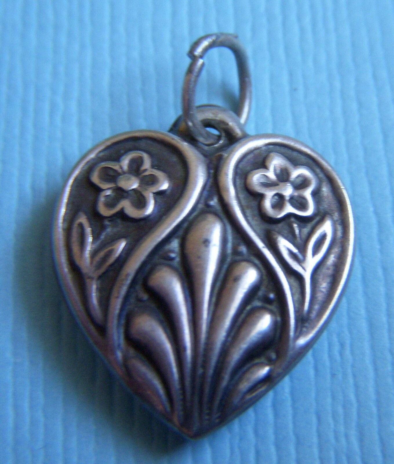 Wholesale Vintage two flowers puffy Financial sales sale charm heart sterling 