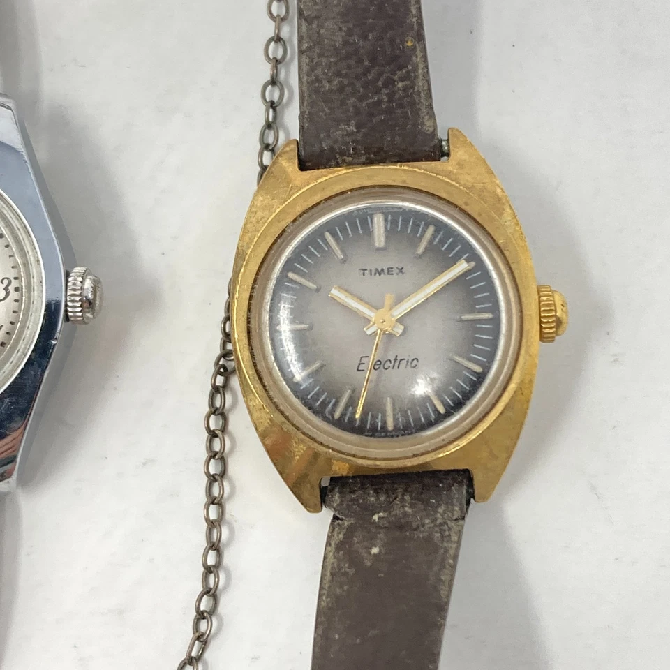 Lote de 3 relojes eléctricos Timex vintage para mujer SIN PROBAR plateado tono dorado azul coral Foto 4 de 4