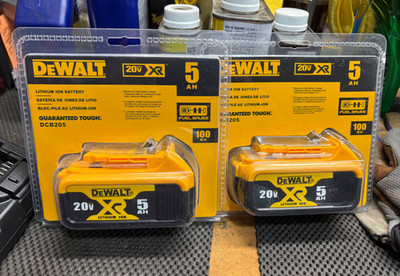 2 Pack DEWALT DCB205 20V Max XR 5.0Ah Lithium-Ion Battery New In Pack USA SELLER