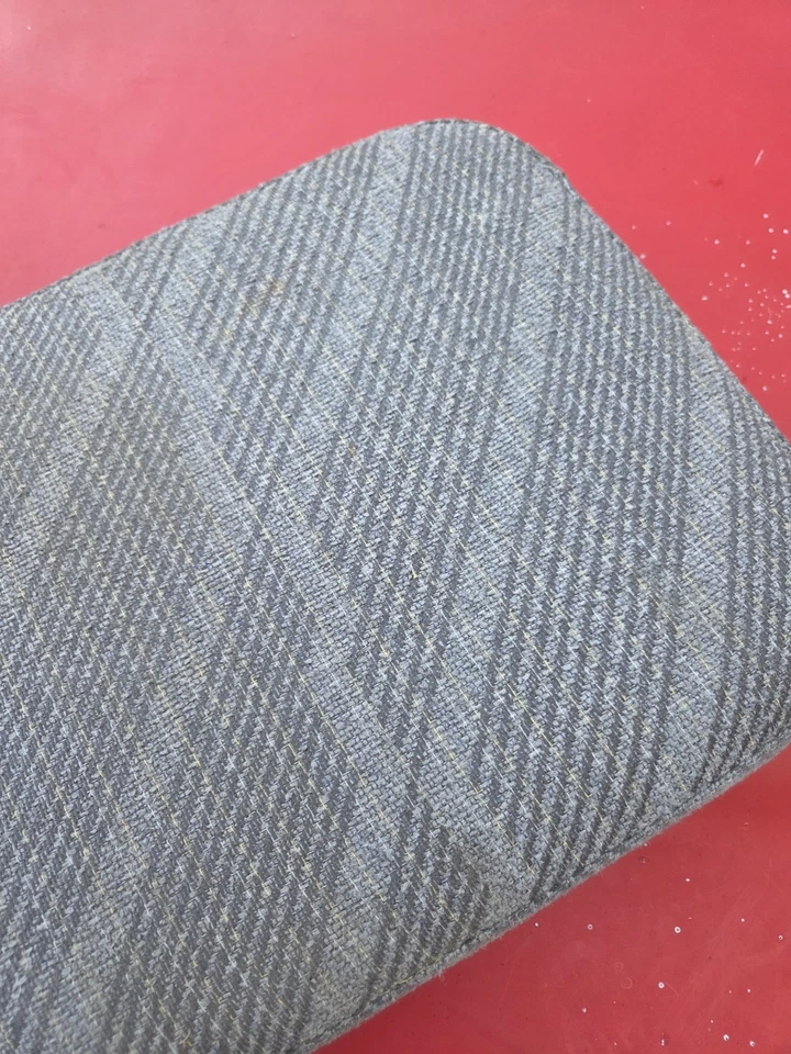 Оригинальная левая нижняя подушка заднего сиденья для Mazda B2000 B2200 B2600 Cab Plus 1986-1993 годов выпуска - Изображение 3 из 4