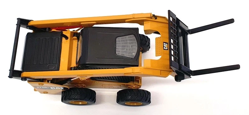 Diecast Masters 1/16 Scale 85602 - CAT 272D2 Skid Steer Loader - Image 3 of 4