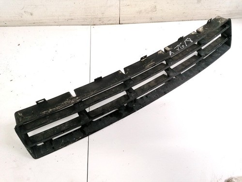 1J0853677 Stoßstangengrill vorne Mitte  Volkswagen Golf DE1500976-09