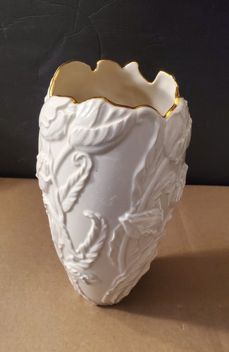 Vintage Lenox Elfenbein geprägte Blumen Mohnblumenvase. 12 zoll