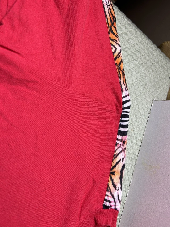 Camiseta Topman Rush Band Adulto Mediana Labios Rojos Gráfico Borde Tigre Informal Unisex Foto 4 de 4