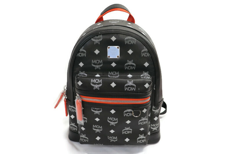 20aw「MCM」Black Visetos Leather LunchBag Medium Crossbody Pouch in Visetos Original Black | MCM ®US