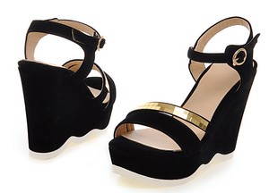 Scarpe eleganti con zeppa | Tendenze 2022 online su Shopalike.it