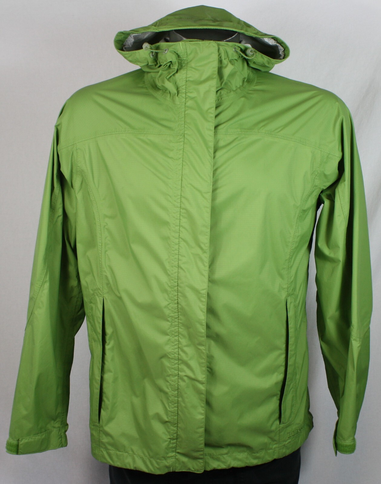 Vintage L.L. Bean Green Taped Seams Hooded Waterproof… Gem