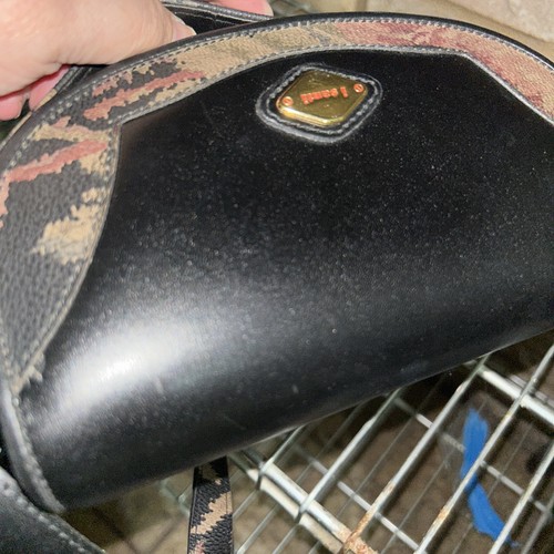 Vintage Isanti Italian Milan Supple Black Leather Adjustable Crossbody Bag Purse, $15 - Photo 5