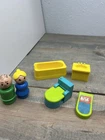Vintage BATHROOM #725 -Tub Toilet Sink Scale-Fisher Price Little People 1972