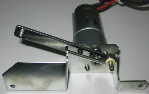 25 RPM Gearhead 6 V DC Motor w/ Reciprocating Arm / Link / Mounting Bracket - Picture 2 of 10