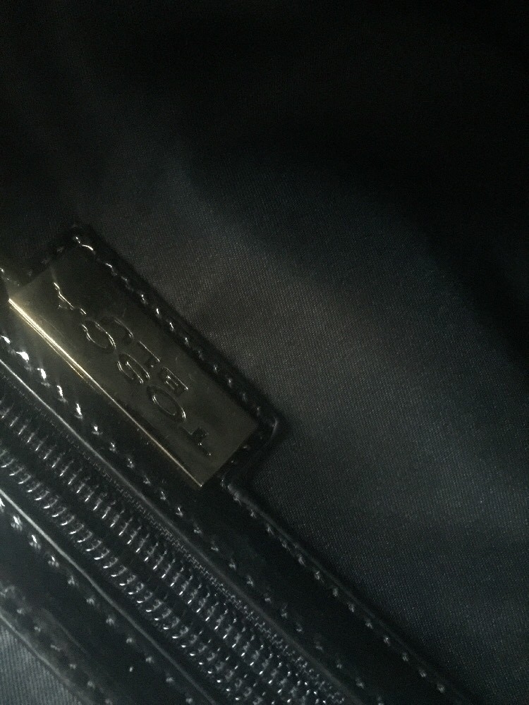 Foto 10 di 12