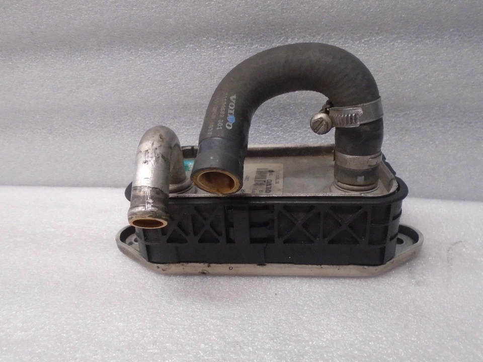 2001-2009 Volvo S60 Engine Oil Cooler 8677974 OEM DK711163 - Image 4 of 4