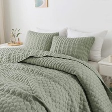 Sage Quilt Size Bedding Sets with Pillow Shams, Lightweight Soft King Green